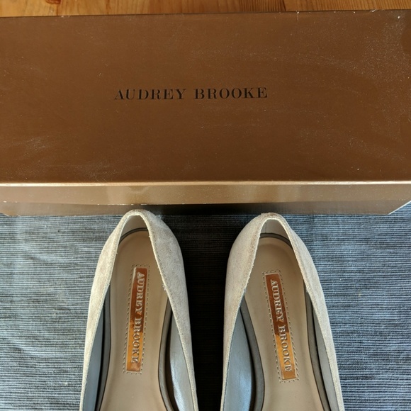 NWT Audrey Brooke Flats - Picture 4 of 4